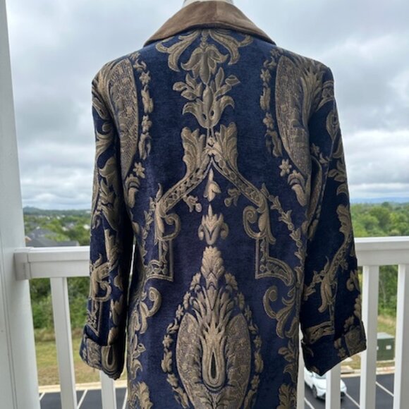 Deep Blue and gold smoking-type jacket - Picture 6 of 9
